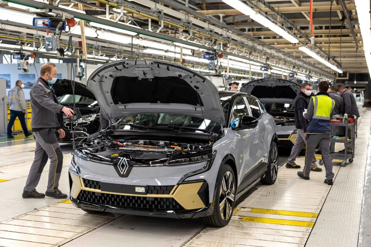 According to the PFA, the reshoring of the automotive industry will result in the production of 700,000 EVs in France by 2028.