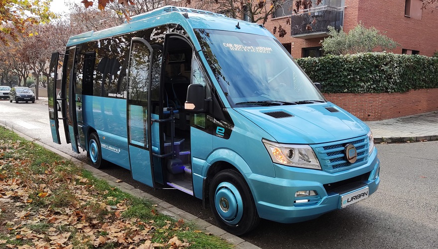 eURBAN, a minibus with a maximum range of 300 kilometers.