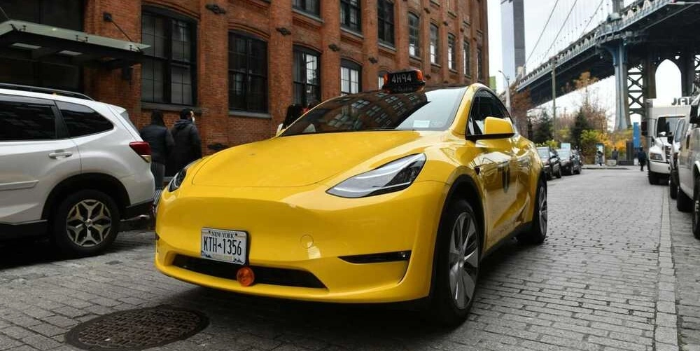 NYC: Tesla taxi electric fleet.
