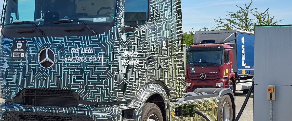 Mercedes-Benz Trucks test electric charging at 1,000 kW in Wörth am Rhein