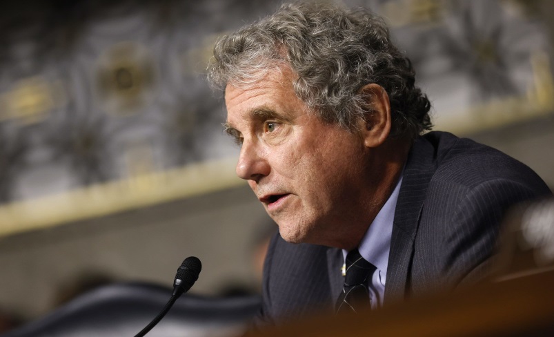 Senator Sherrod Brown from Ohio asks Biden to ban Chinese electric vehicles in the U.S.