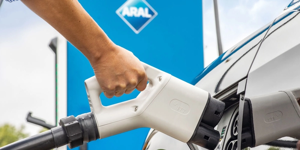 Do All Petrol Stations Need a Charging Point? Sector Reacts to New German Government Measures