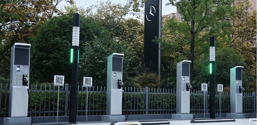 Mercedes-Benz-Charging-Hub-in-Chengdu-China