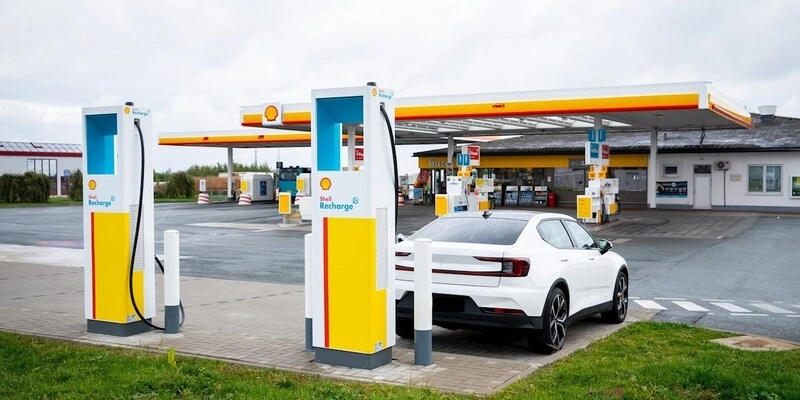 Balance tips towards electromobility: "20 times more" chargers than fuel dispensers
