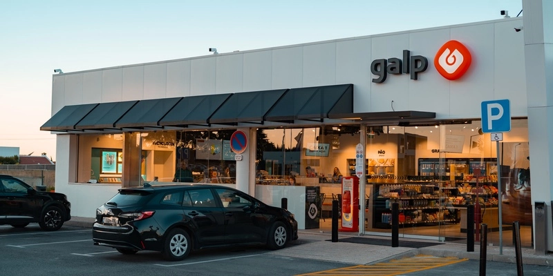 Galp explores lamp post charging for electric vehicles: Will this model reach Spain?