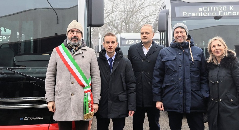 Asti deploys 17 eCitaro K buses