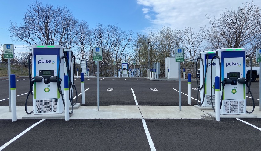 BP PULSE IGAHUB FOR EV CARS BOSTON AIRPORT