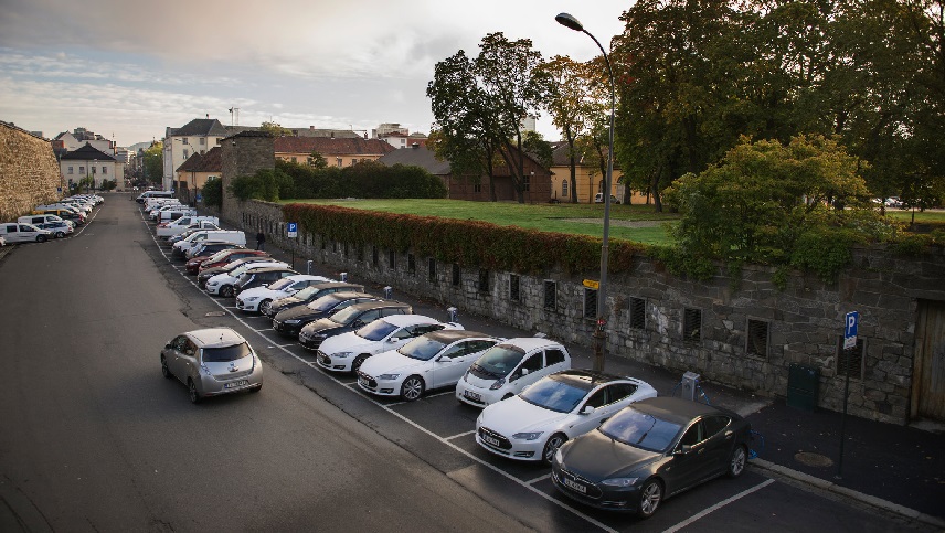 Norway’s “Hybrid Boom” Falters After Tax Changes