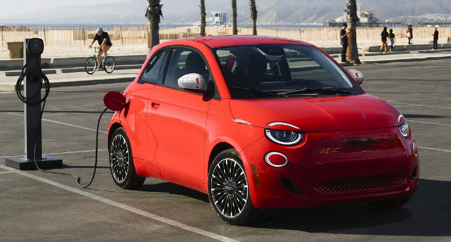 Car registrations in Italy fall 3.6% but shift towards electrification continues