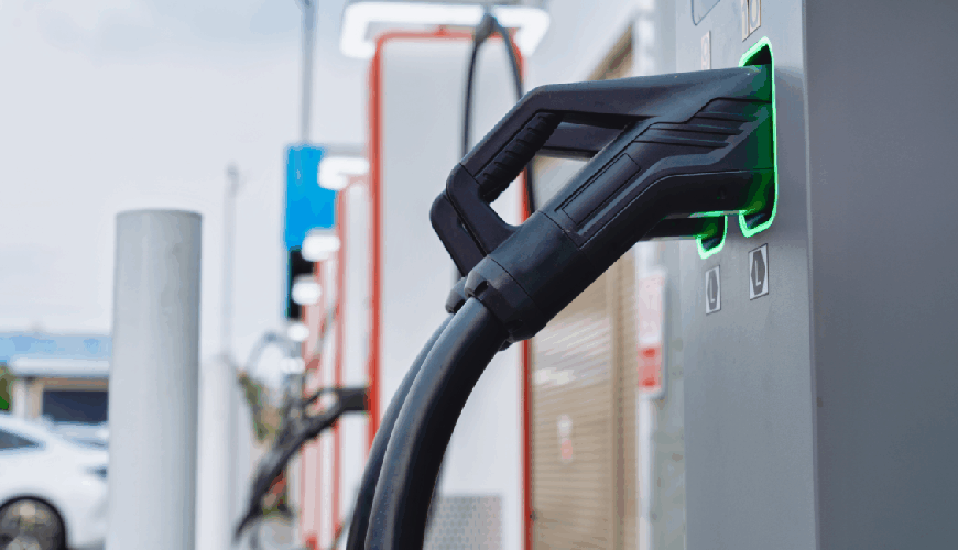 Half of Italy’s motorway service areas have EV chargers – which ones are still uncovered?