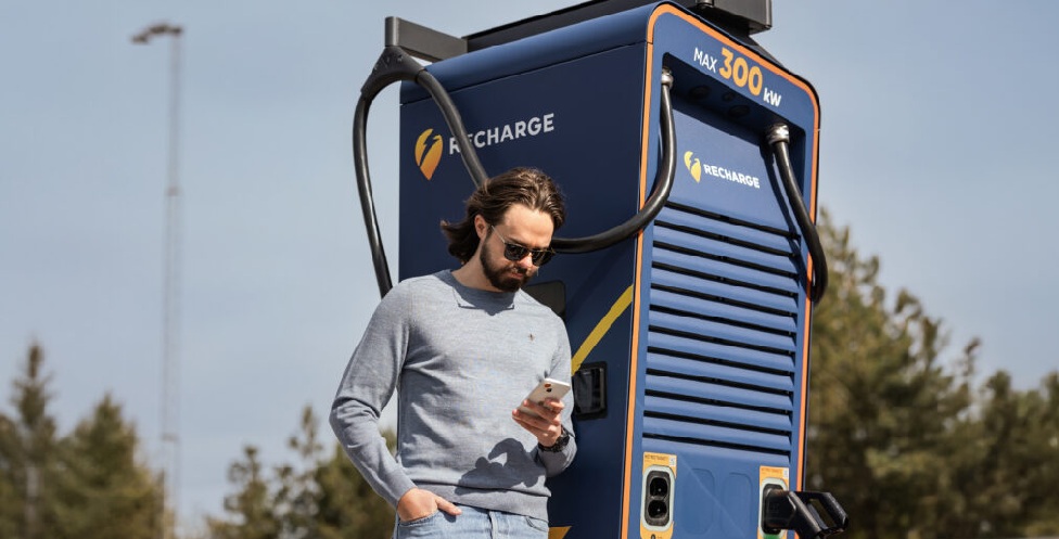 Recharge becomes first Nordic CPO to offer card payments at all fast chargers