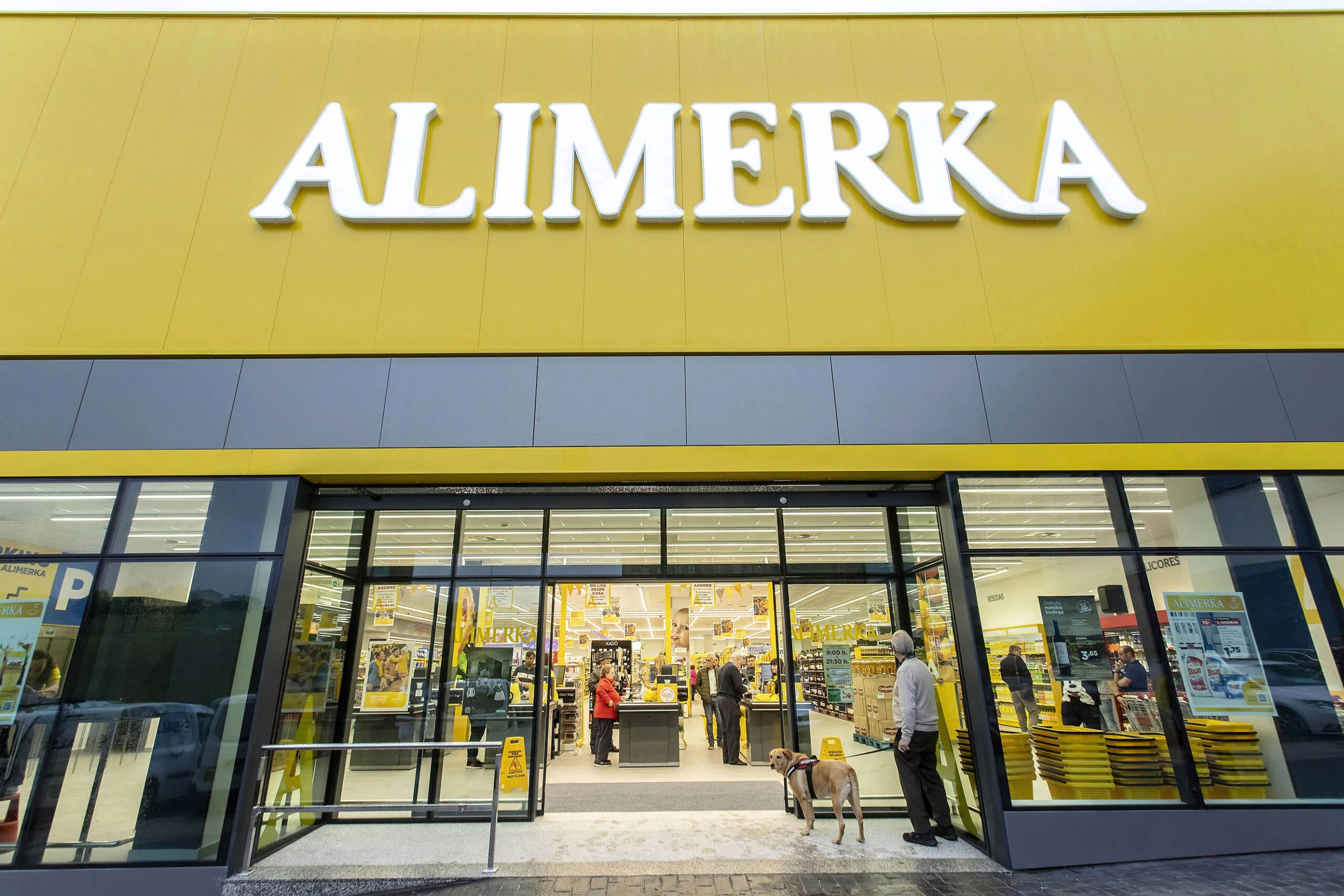Iberdrola se encargará de 238 puntos de recarga en los supermercados de Alimerka