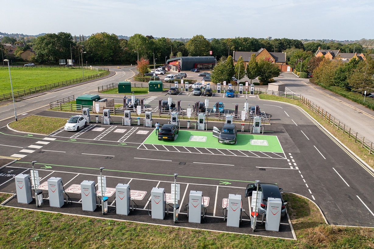 Spain reaches 50,000 public EV charging points as high-power infrastructure drives growth in 2025